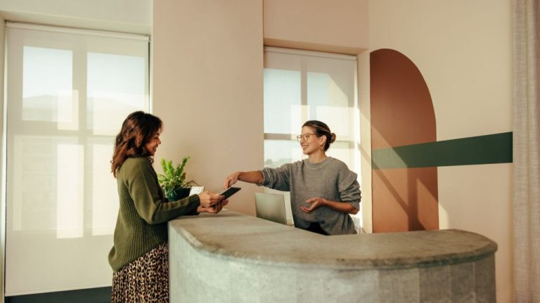 Hotel Receptionist Job Description