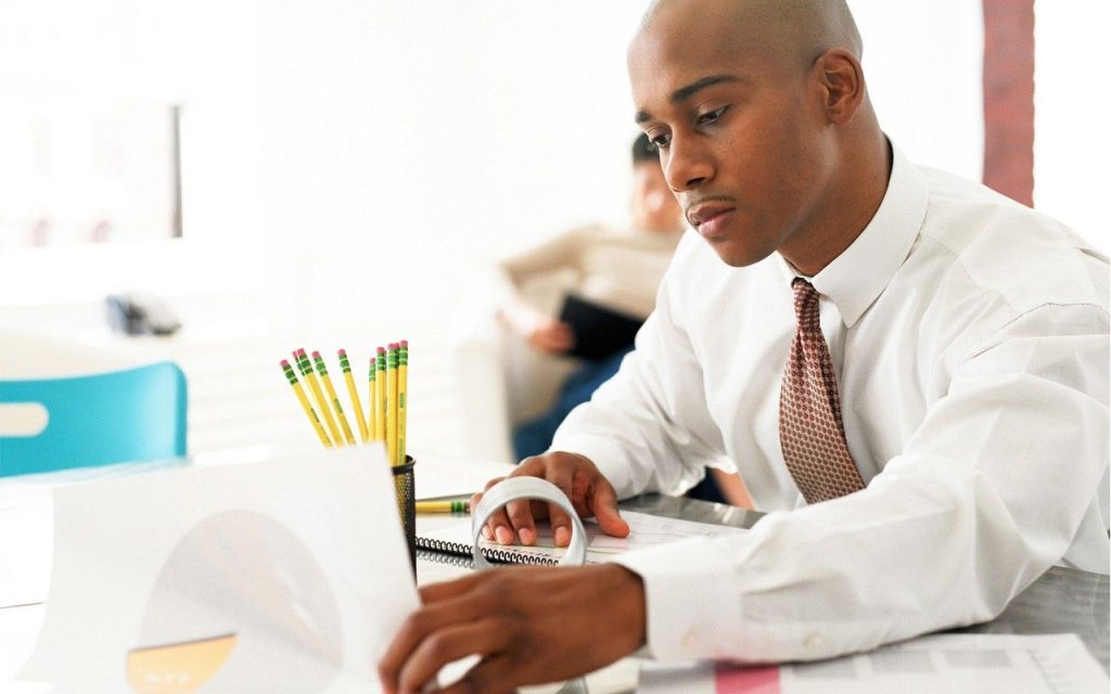 How Can Job Seekers Make Themselves More Attractive to Recruiters? How Can Job Seekers Make Themselves More Attractive