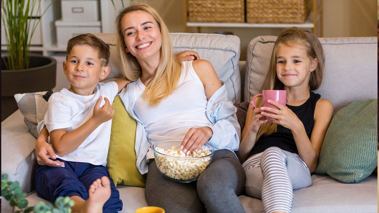 How To Become A Babysitter In College